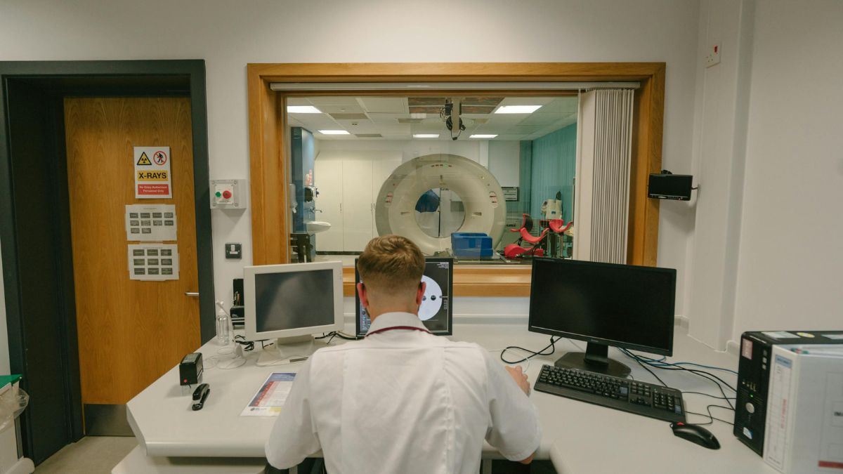 Quels sont les risques radiologiques en établissement de santé et comment les prévenir ?