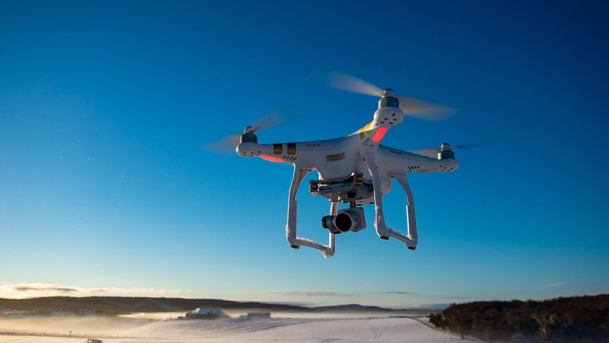 Les drones de surveillance en milieu industriel : avantages, risques et réglementation