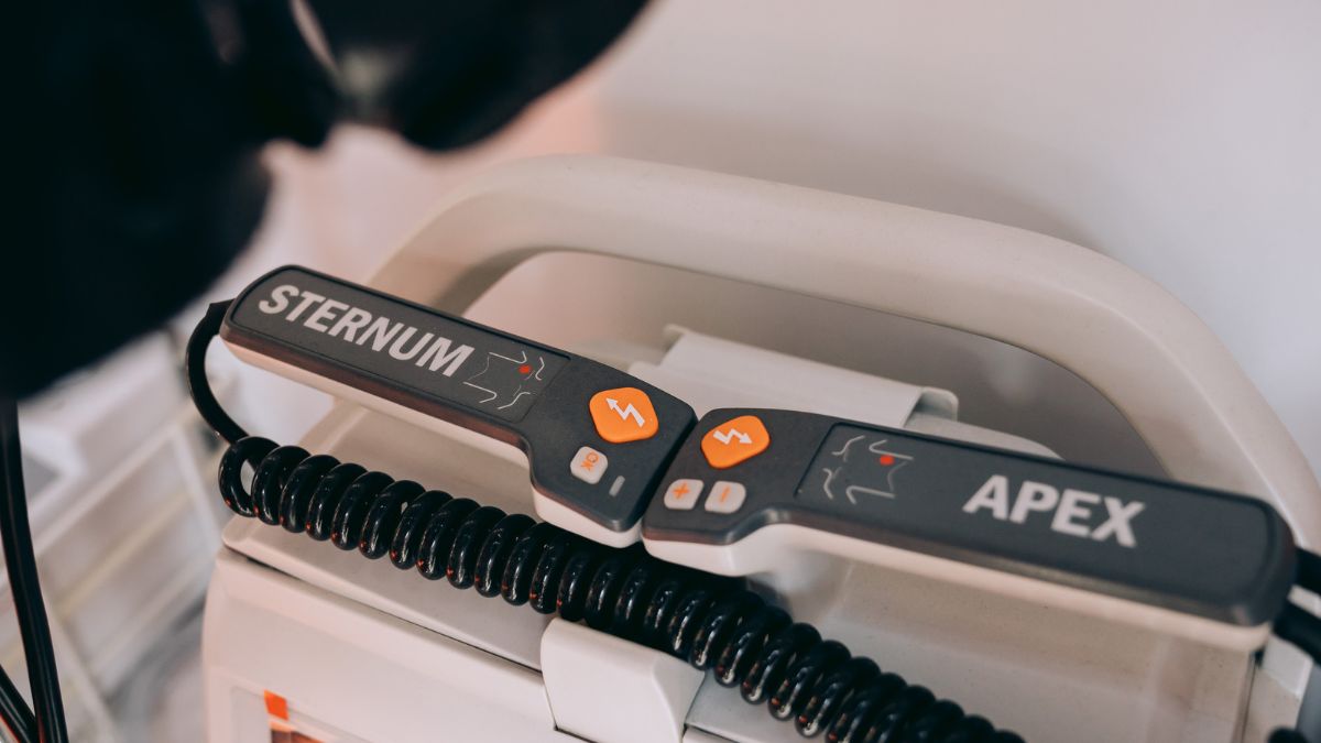 À quelle fréquence faut-il vraiment remplacer la batterie d’un DAE ?