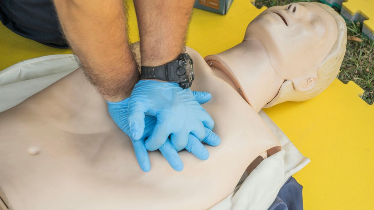 Formation obligatoire : pourquoi tous les collaborateurs doivent connaître le DAE ?