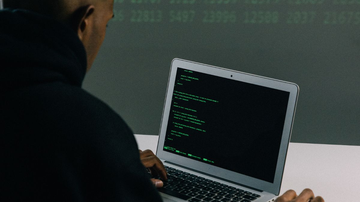 Monitoring et alertes : comment détecter une attaque avant qu’elle ne se propage ?