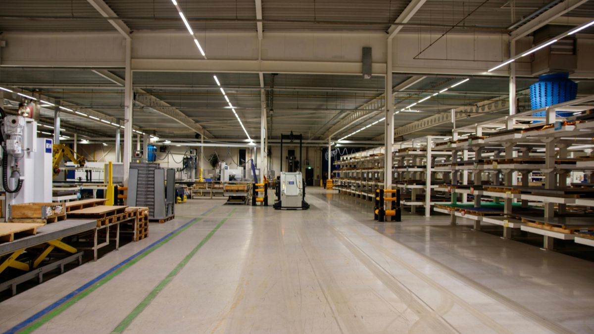Contrôle périodique des racks : prévenir les accidents de stockage en entrepôt