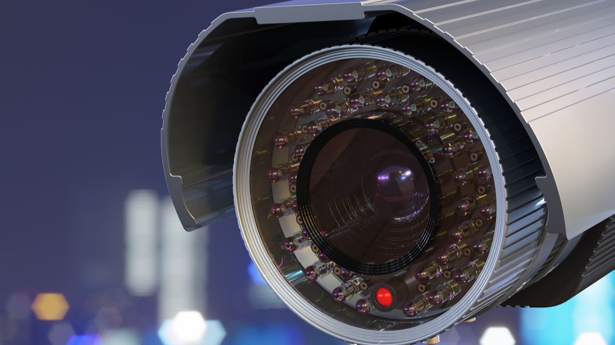 Vidéosurveillance sur site : jusqu’où peut aller l’analyse automatisée des comportements