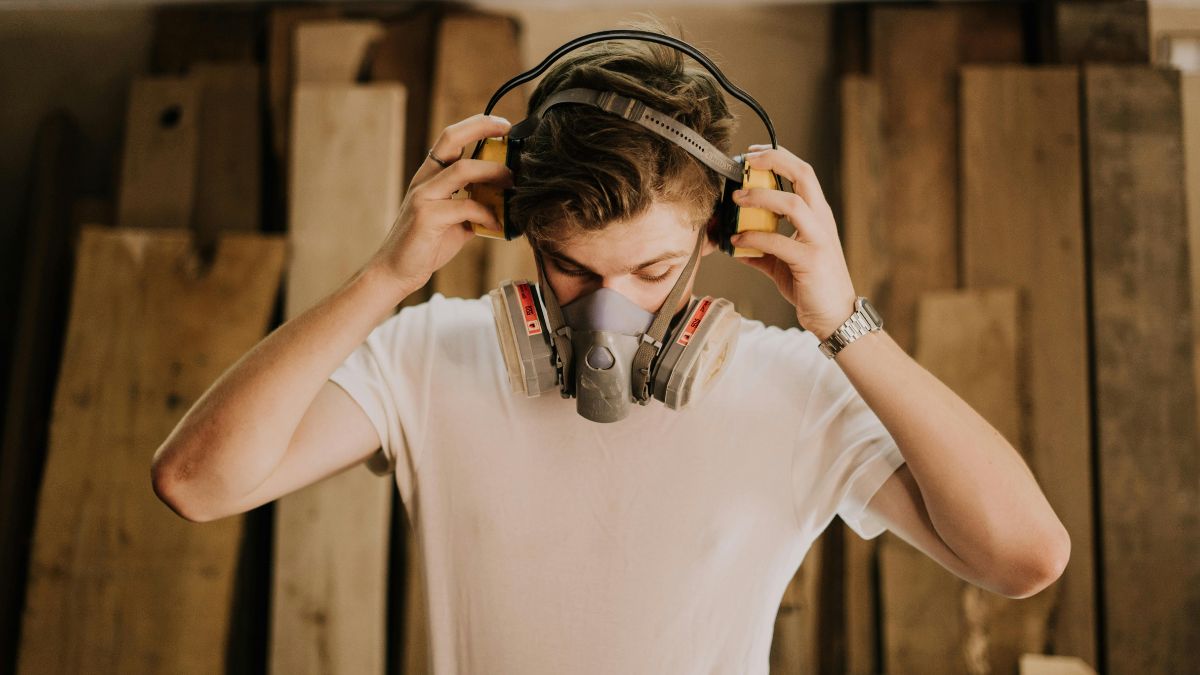 Bruit en atelier > 85 dB : protections auditives non portées sur de courtes durées