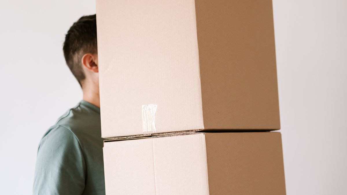 Pourquoi les accidents de levage manuel surviennent même avec des charges “légères” ?